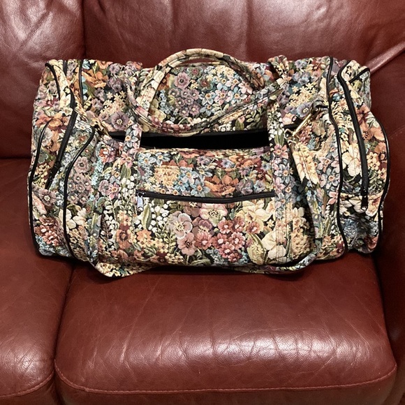 JENNIE VAUGHN DESIGN set of 3 floral heavy tapestry luggage. $330 - Picture 11 of 15